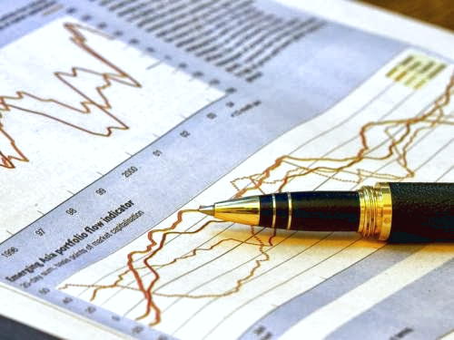 تحلیل عوامل بنیادی بر بازار سهام